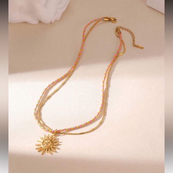 Gold Sun Pendant Necklace A1501 - Picture 1 of 5